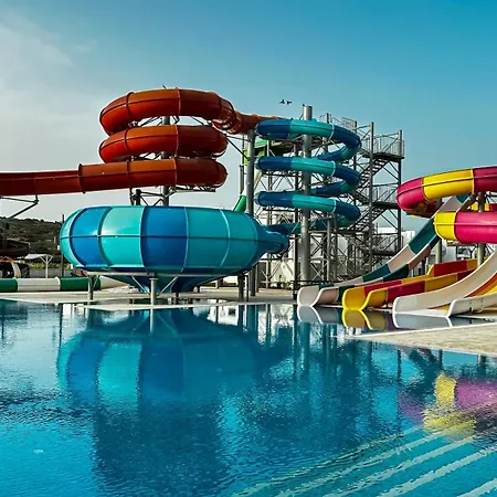 Villa в жилом комплексе. 80 м до моря. аквапарк